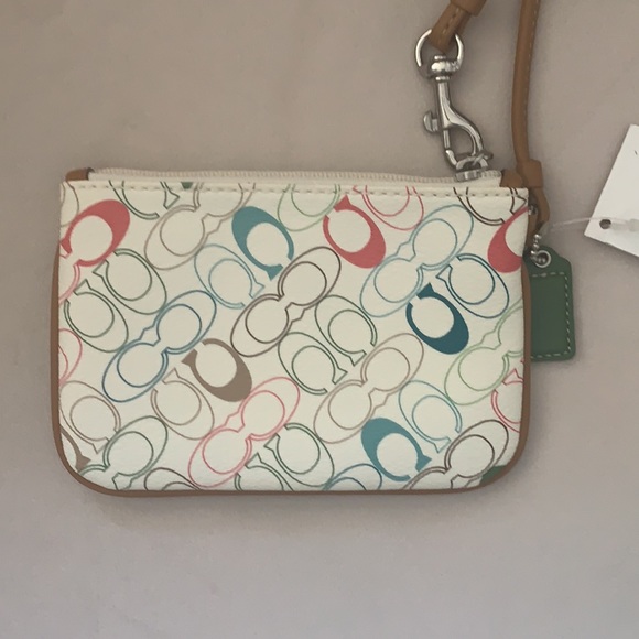 NWT Coach Wristlet - Picture 6 of 6